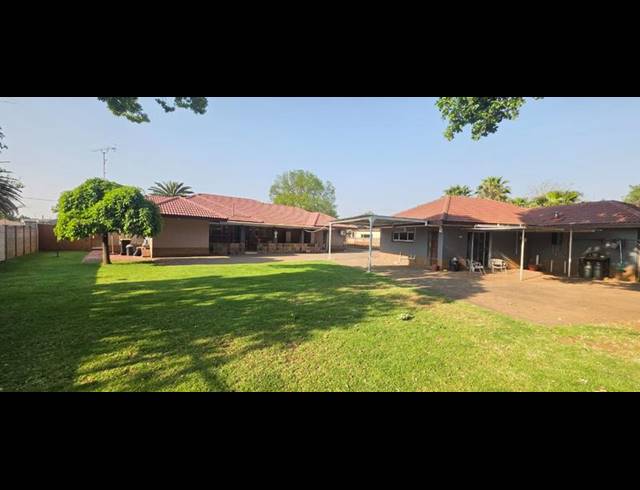 5 BEDROOM HOUSE FOR SALE IN ARCON PARK